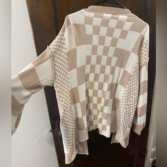 Checkered Cardigan - Picture 3 of 7